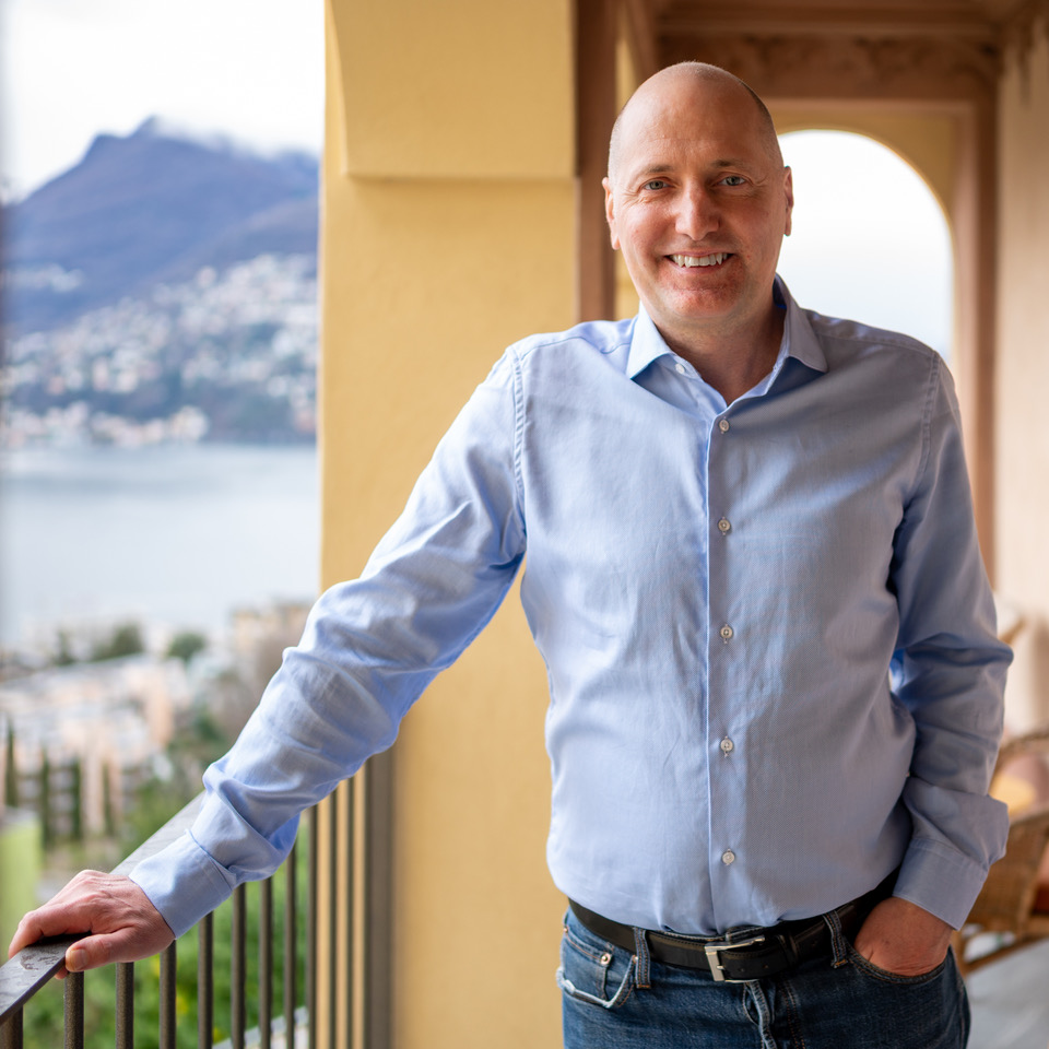 elr_ _BigattSocial_ _ x 